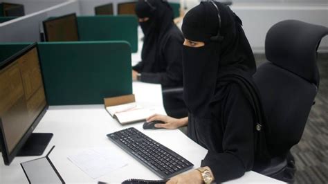do women work in saudi arabia
